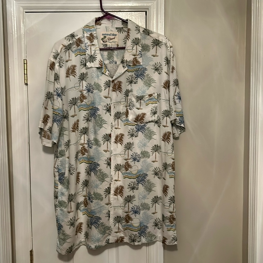 Natural blue resort XXL men’s run small new never worn without tags